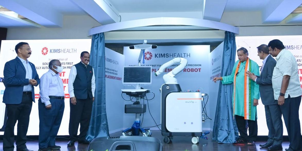 Shashi Tharoor Unveils Advanced Robotic System at KIMSHEALTH